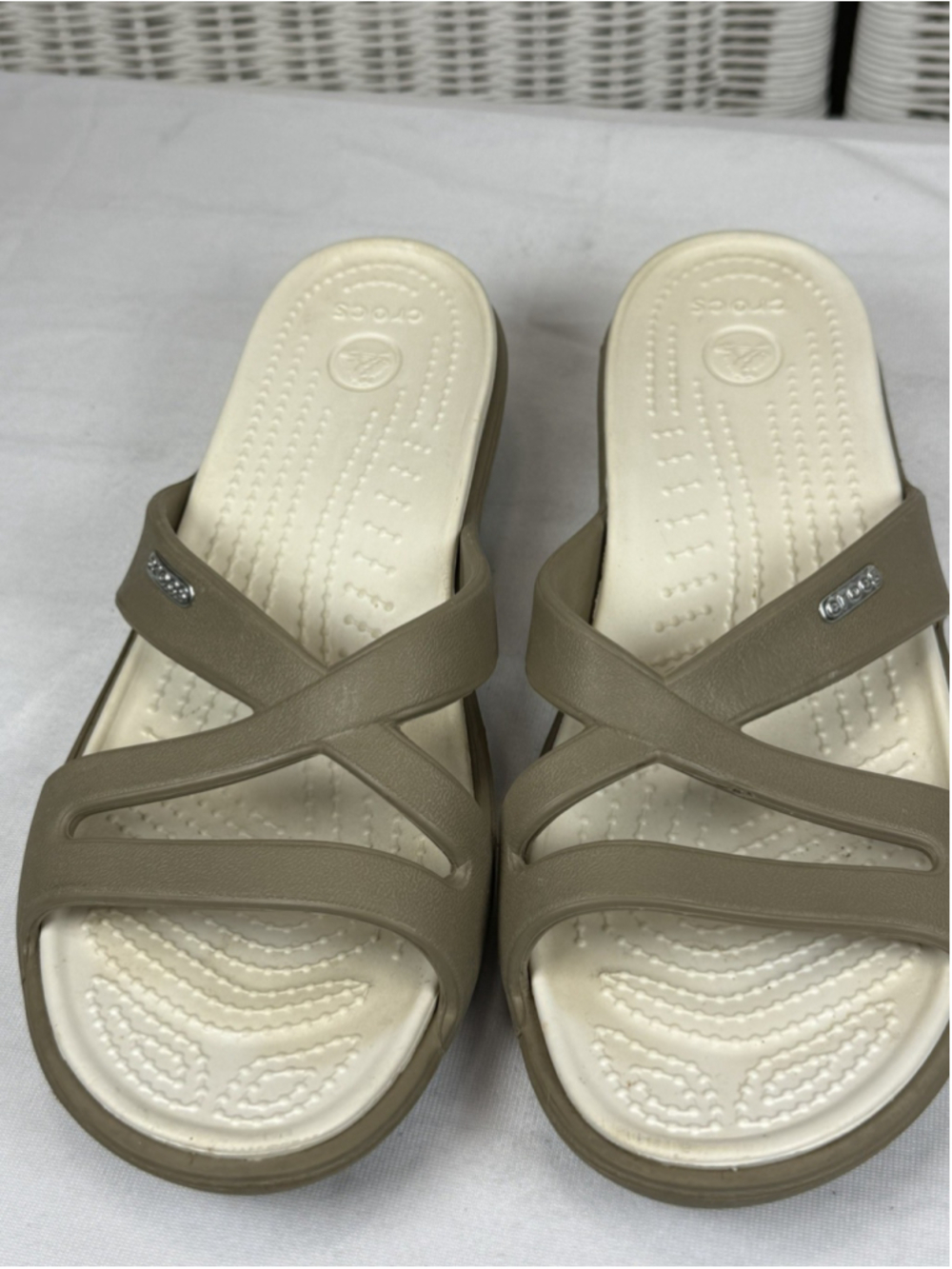 Crocs Patricia Wedge Sandals Womens 8 Khaki Pearl White Slip On Strappy